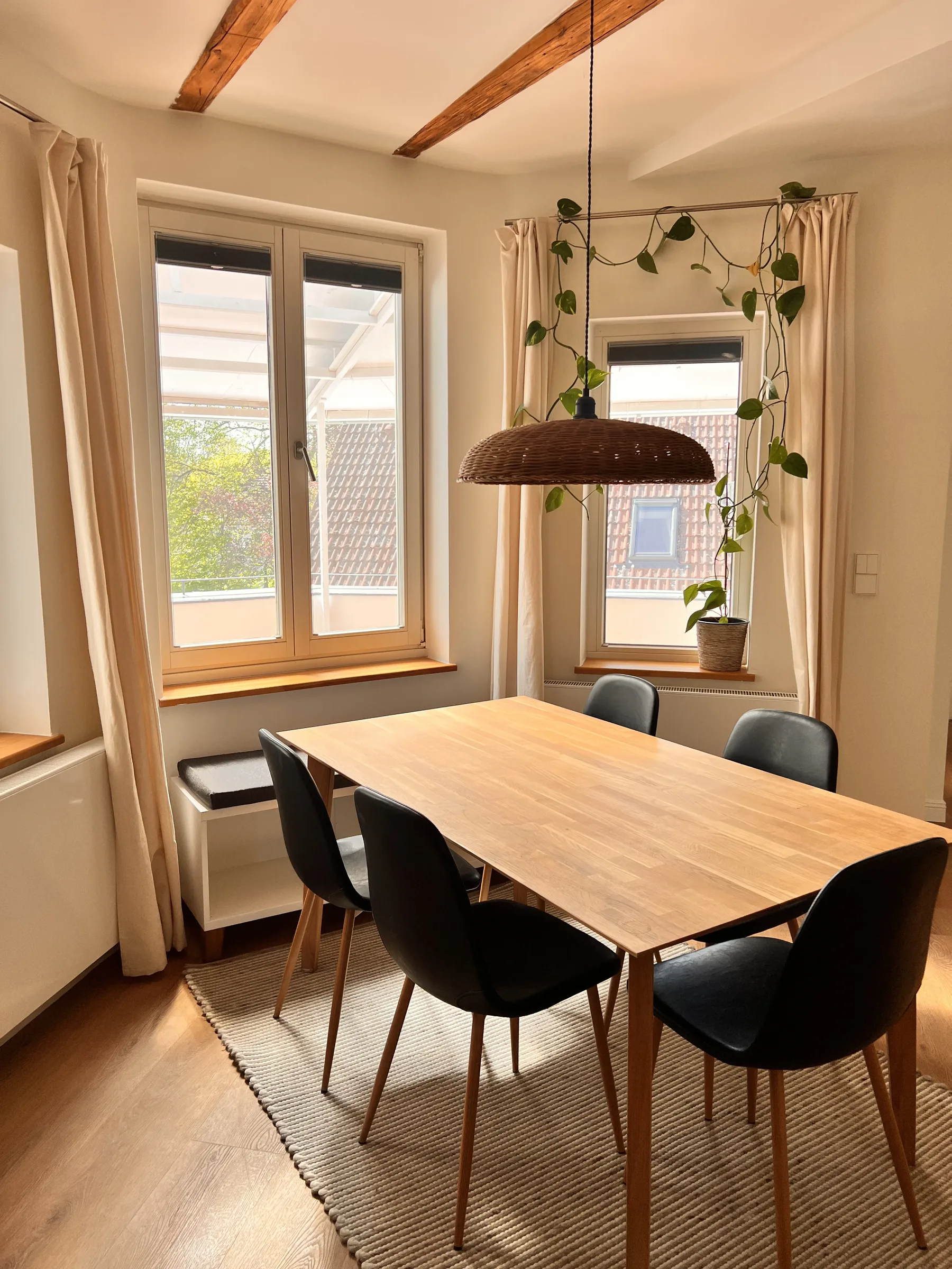 Wohn-Esszimmer der WG für junge Berufstätige im 2. Obergeschoss – Stadtvilla Haderslebener 26